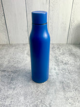 Load image into Gallery viewer, CLEARANCE - Stainless Steel water bottle, 20 oz - Blue - Powder Coated