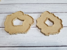 Load image into Gallery viewer, CLEARANCE - Set of 2 Hollow Geode Blanks for acrylic pouring or resin art (6 inch)