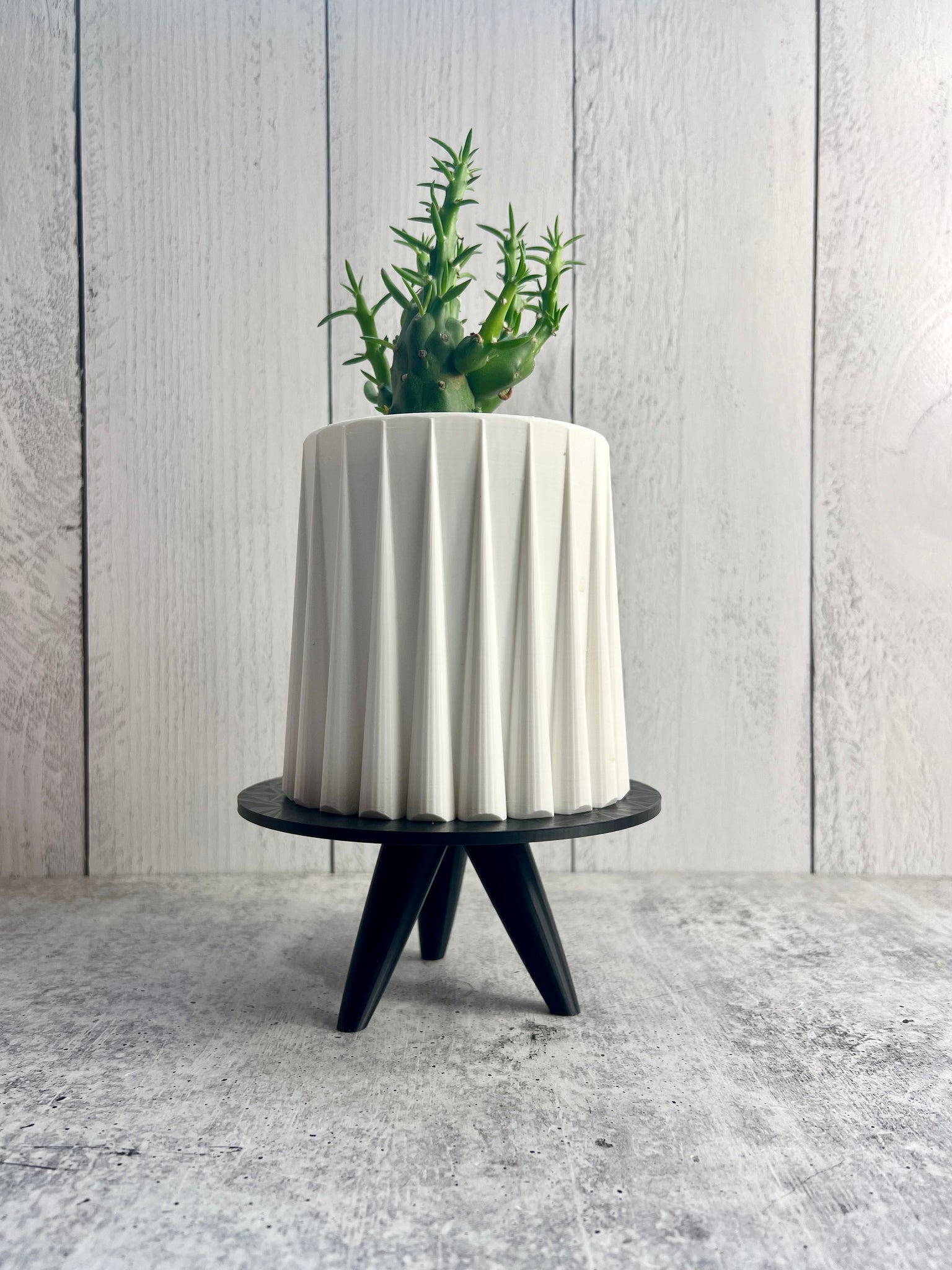 white plant pot with black stand 3D Printed Plant Stand - Modern Design - Simple, Lightweight
