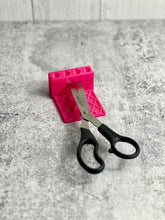 Load image into Gallery viewer, CLEARANCE - UV Adapter for Scissors - Glitter Scissor Adapter